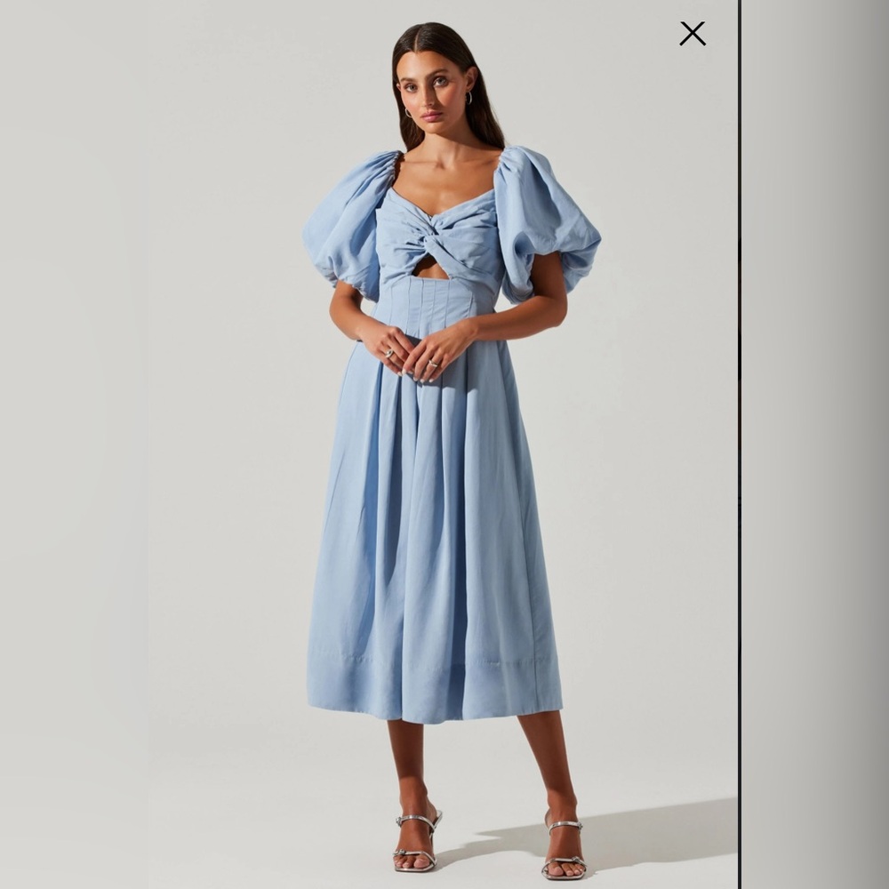 ASTR The Label Blue puff sleeve midi dress